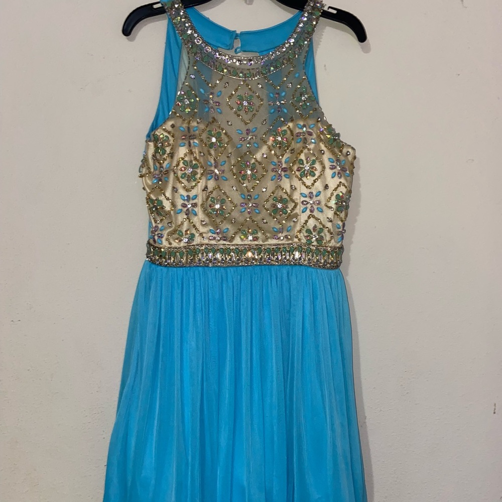 blue dress